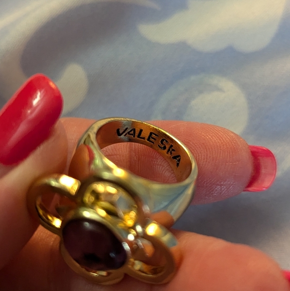 Women's Valeska gold tone purple wide band ring - Picture 4 of 9